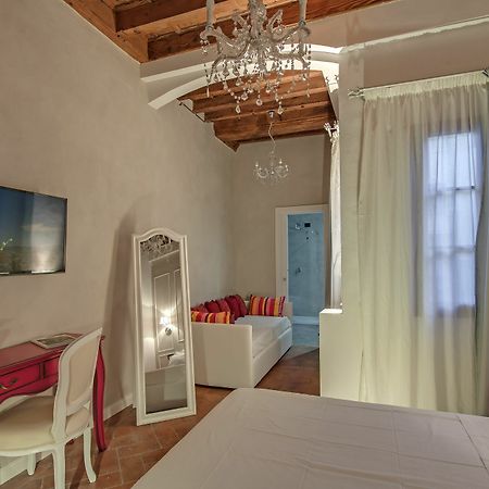 Отель Residenza D'Epoca Borgo Albizi Флоренция Экстерьер фото