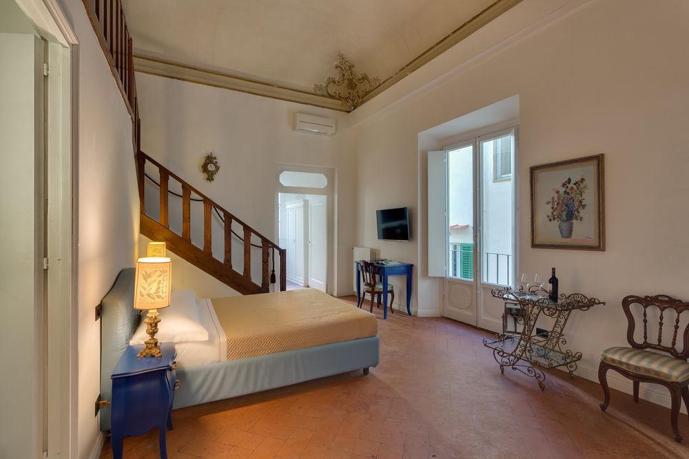 Отель Residenza D'Epoca Borgo Albizi Флоренция Экстерьер фото