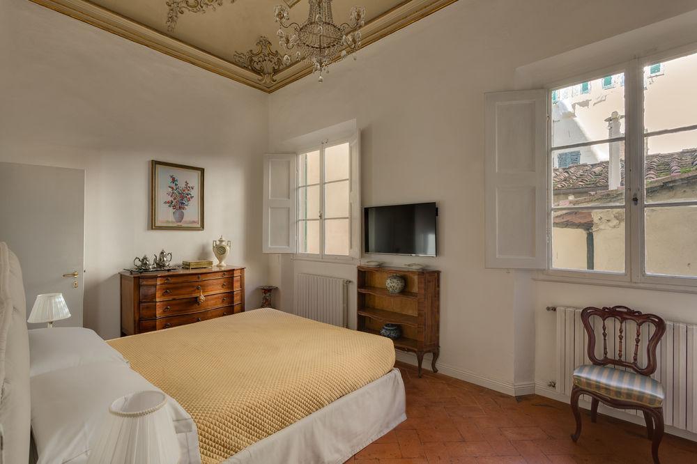 Отель Residenza D'Epoca Borgo Albizi Флоренция Экстерьер фото