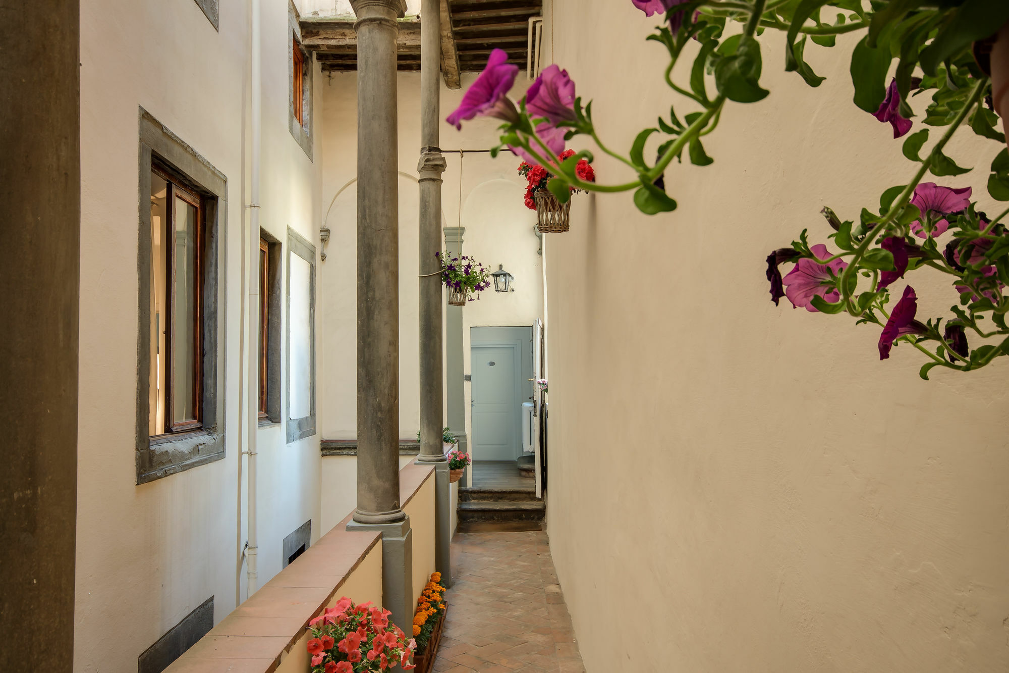 Отель Residenza D'Epoca Borgo Albizi Флоренция Экстерьер фото